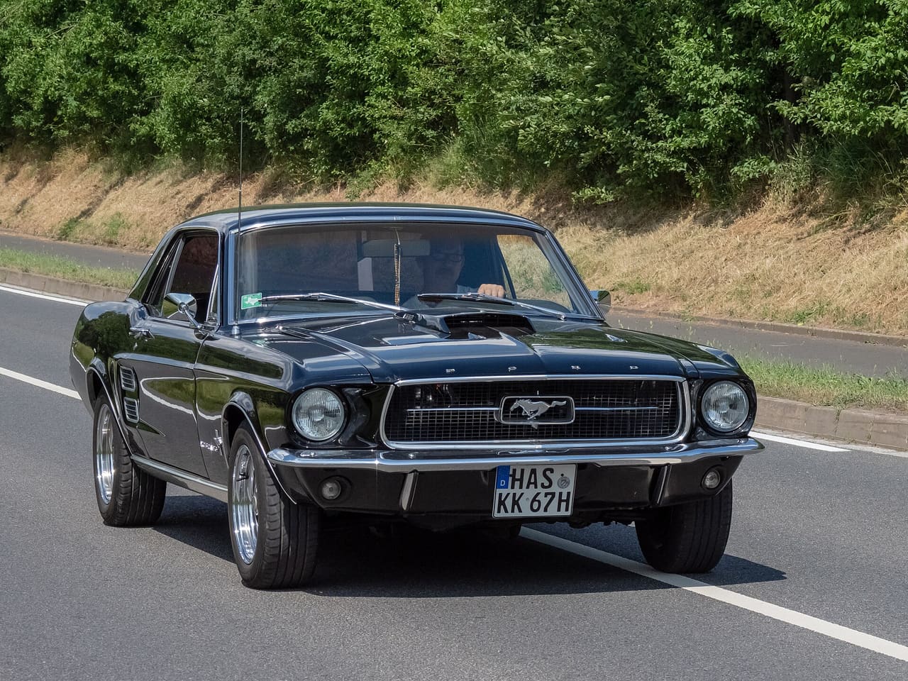 Classic Ford Mustang (1960s) — USA → UK cost guide