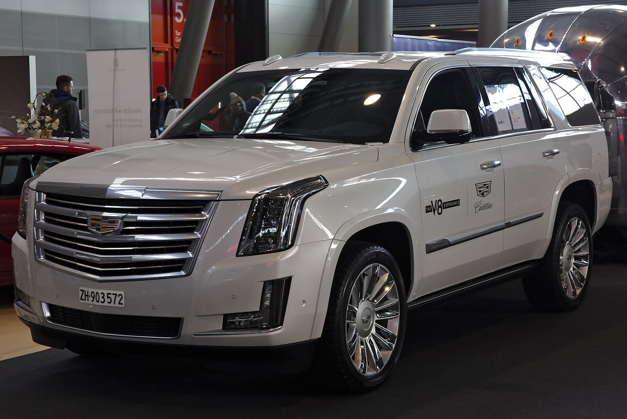 Cadillac Escalade — USA → Netherlands cost guide