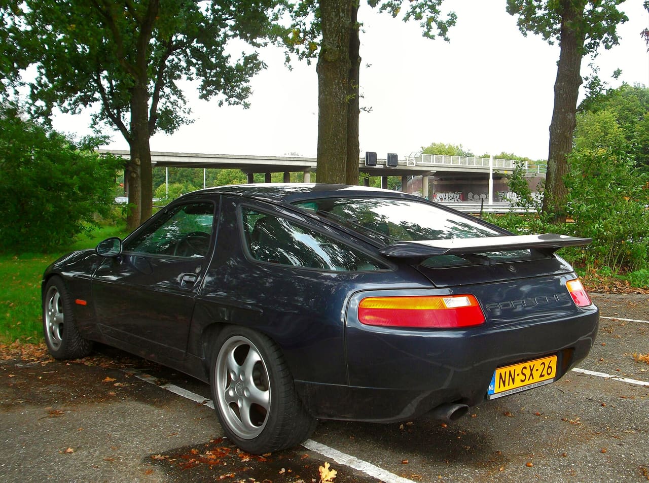 Porsche 928 S4 — Germany → USA cost guide